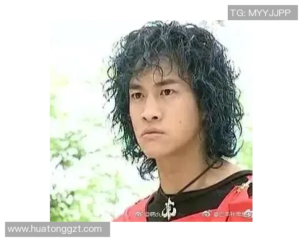 足球球星泡面头发型引领潮流展现独特个性风格魅力