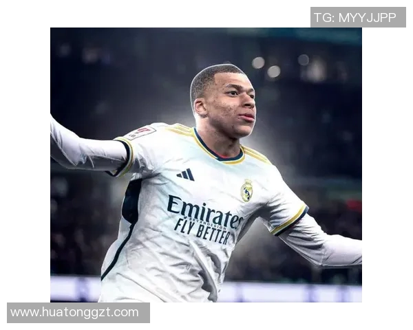 现役顶级足球球星排名大揭秘：榜首之争引发球迷热烈讨论